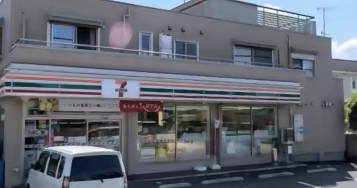 【コンビニエンスストア】セブンイレブン　柏関場町店まで471ｍ