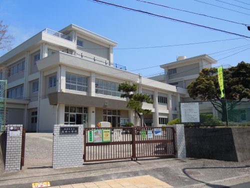 【小学校】横須賀市立　森崎小学校まで448ｍ
