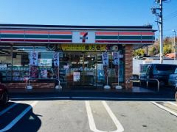 【コンビニエンスストア】セブンイレブン　相模原城山川尻店まで724ｍ