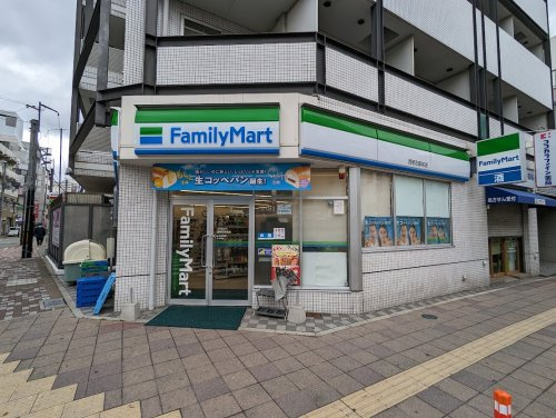 【コンビニエンスストア】ファミリーマート　西明石駅前店まで579ｍ