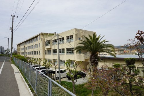 【小学校】福岡市立若宮小学校まで512ｍ