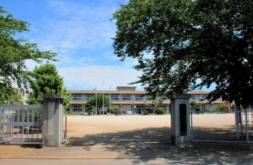 【小学校】土浦市立上大津東小学校まで951ｍ