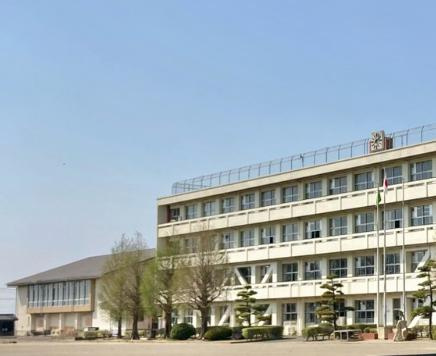 【小学校】結城市立絹川小学校まで800ｍ
