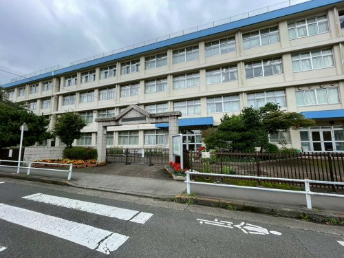 【小学校】羽村市立小作台小学校まで994ｍ