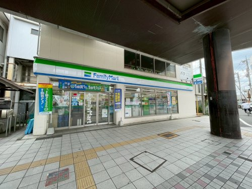【コンビニエンスストア】ファミリーマート　小作駅前店まで663ｍ