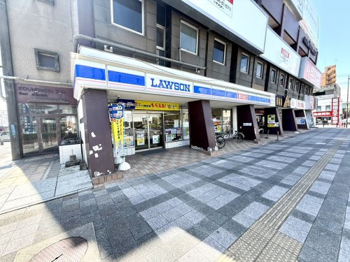 【コンビニエンスストア】ローソン　国府宮駅前店まで60ｍ