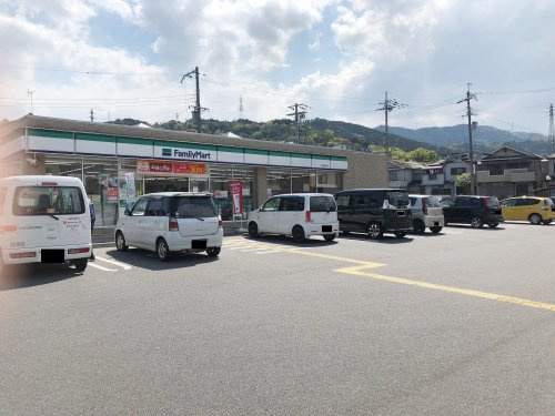 【コンビニエンスストア】ファミリーマート大津国分店まで639ｍ