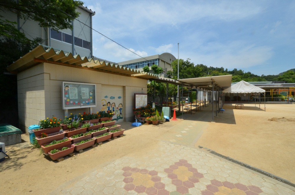【幼稚園】長尾幼稚園まで737ｍ