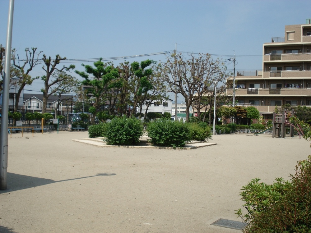 【公園】北伊丹第一公園まで566ｍ