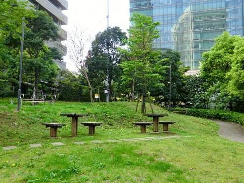 【公園】六本木坂上児童遊園まで457ｍ
