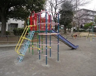 【公園】足立区立加青公園まで80ｍ