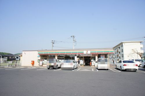 【コンビニエンスストア】セブンイレブン米山南町店まで211ｍ