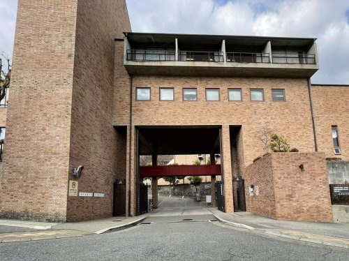 【図書館】神戸松蔭女子学院大学図書館まで683ｍ