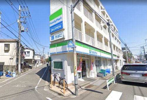 【コンビニエンスストア】ファミリーマート　緑が丘一丁目店まで141ｍ