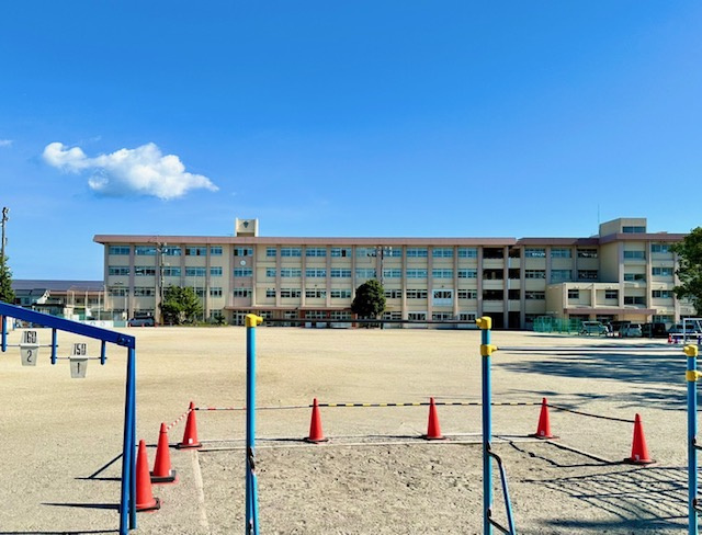 【小学校】中山小学校まで1027ｍ