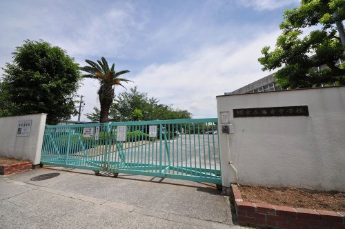 【中学校】堺市立深井中学校まで560ｍ