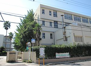 【小学校】西宮市立段上小学校まで379ｍ