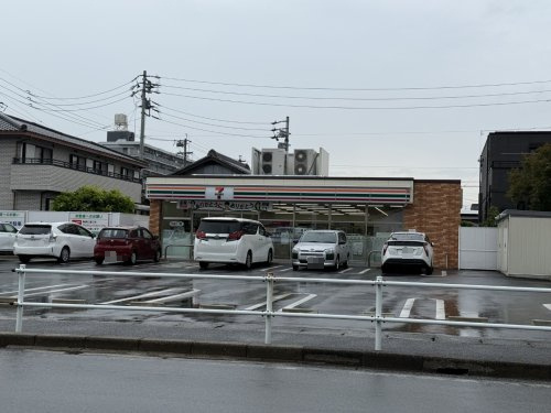 【コンビニエンスストア】セブンイレブン　名古屋金屋2丁目店まで647ｍ