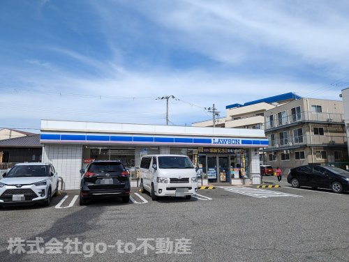 【コンビニエンスストア】ローソン　大沢一丁目店まで665ｍ