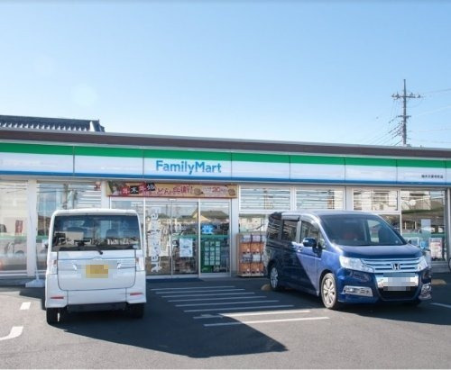 【コンビニエンスストア】ファミリーマート　八王子大楽寺東店まで399ｍ