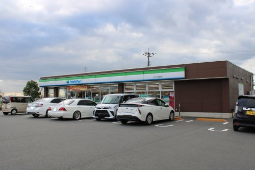 【コンビニエンスストア】ファミリーマート　サカモト高柳店まで1260ｍ