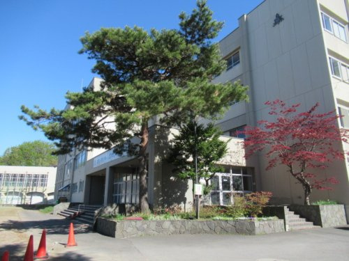 【中学校】潮見台中学校まで134ｍ