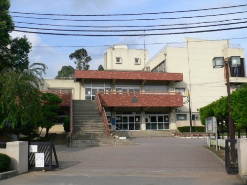 【小学校】東越谷小学校まで210ｍ