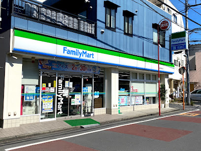 【コンビニエンスストア】ファミリーマート　調布駅北店まで226ｍ