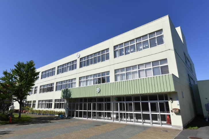 【小学校】札幌市立栄緑小学校まで720ｍ