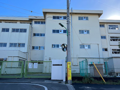 【中学校】小平市立小平第一中学校まで995ｍ