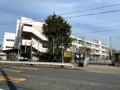 【小学校】日野市立　第三小学校まで652ｍ