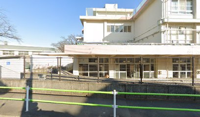 【小学校】花小金井小学校まで555ｍ