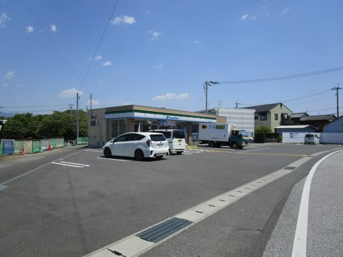 【コンビニエンスストア】ファミリーマート高知介良通店まで2647ｍ