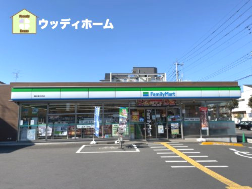 【コンビニエンスストア】ファミリーマート　越谷東大沢店まで509ｍ