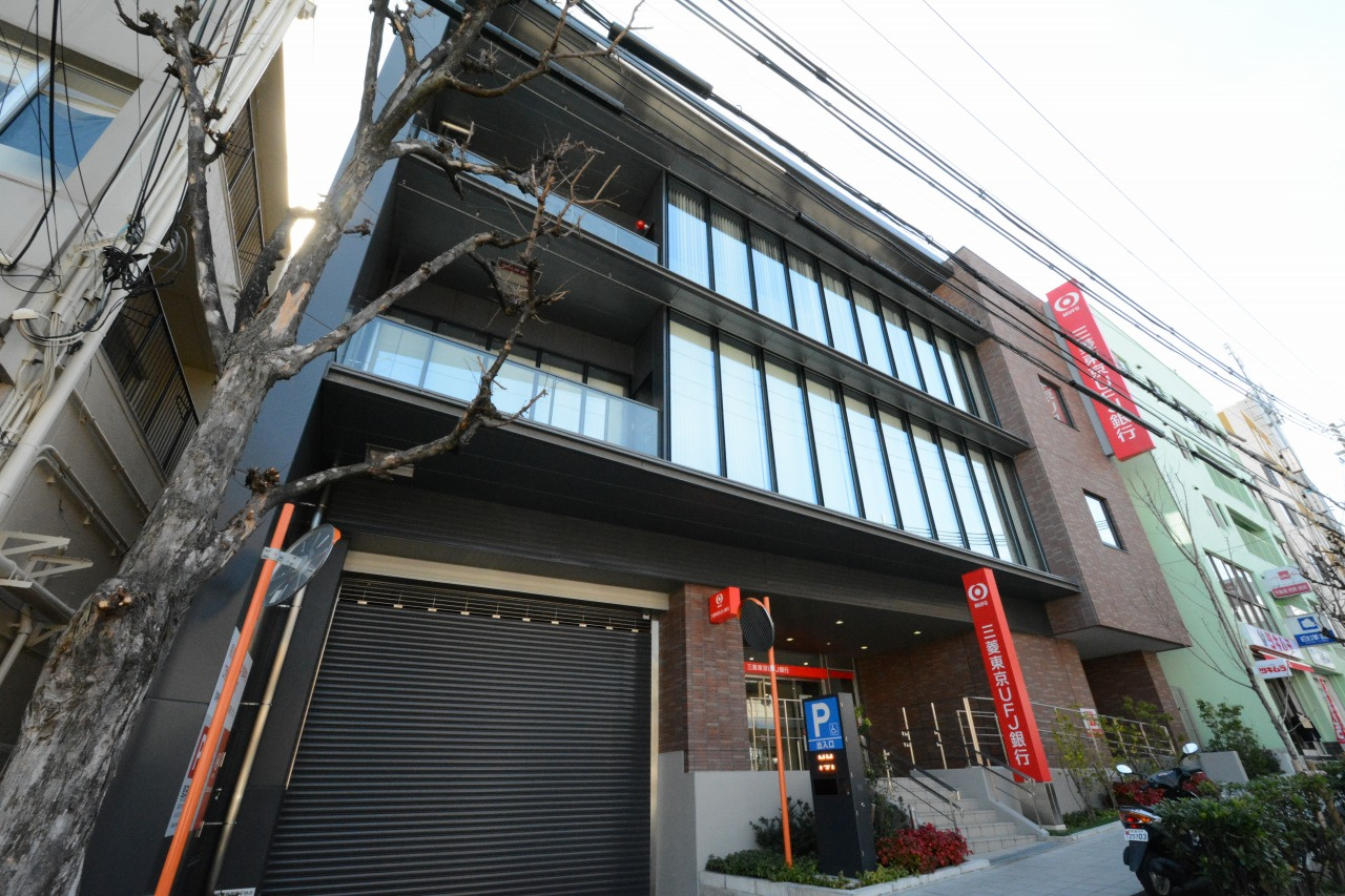 【銀行】三菱ＵＦＪ銀行　夙川支店まで1015ｍ