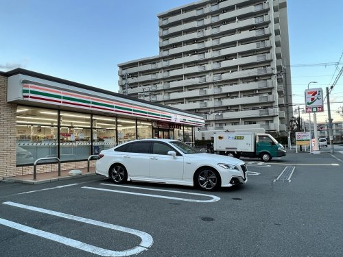 【コンビニエンスストア】セブンイレブン　大阪北島3丁目店まで58ｍ
