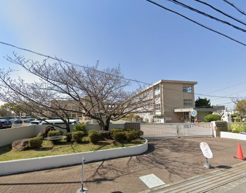 【小学校】加古川市立平岡小学校まで130ｍ