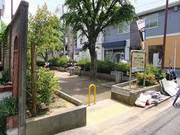 【公園】神宮前三丁目児童遊園地まで362ｍ