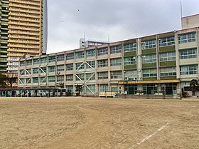 【中学校】西宮市立鳴尾南中学校まで428ｍ