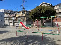 【公園】白幡西町公園まで617ｍ