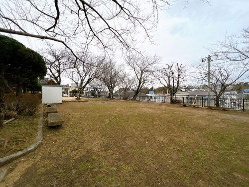 【公園】城山公園まで556ｍ