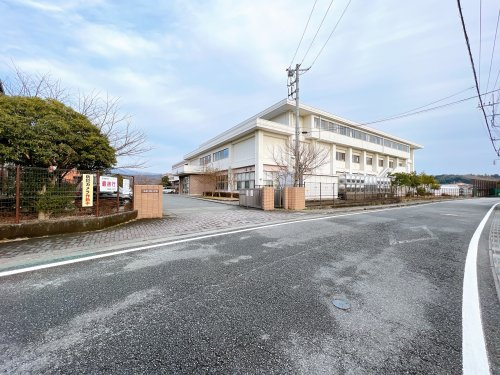 【小学校】三島市立錦田小学校まで1720ｍ