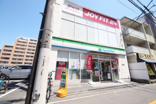 【コンビニエンスストア】ファミリーマート田無町三丁目店まで179ｍ