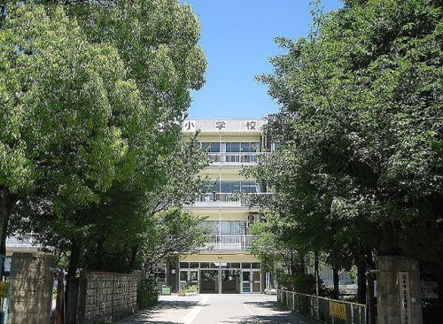 【小学校】志木市立宗岡第二小学校まで580ｍ