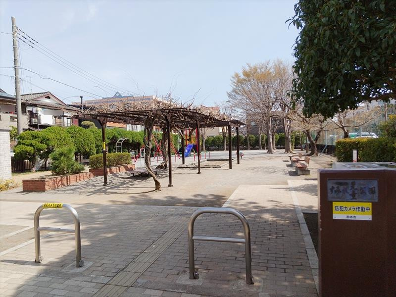 【公園】すみれ児童公園まで650ｍ