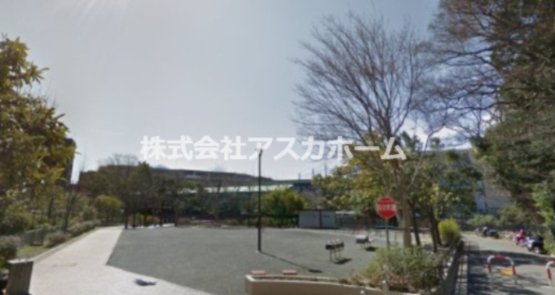【公園】上矢部宮下公園まで838ｍ