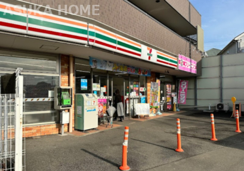 【コンビニエンスストア】セブン-イレブン　横浜市沢町店まで1089ｍ
