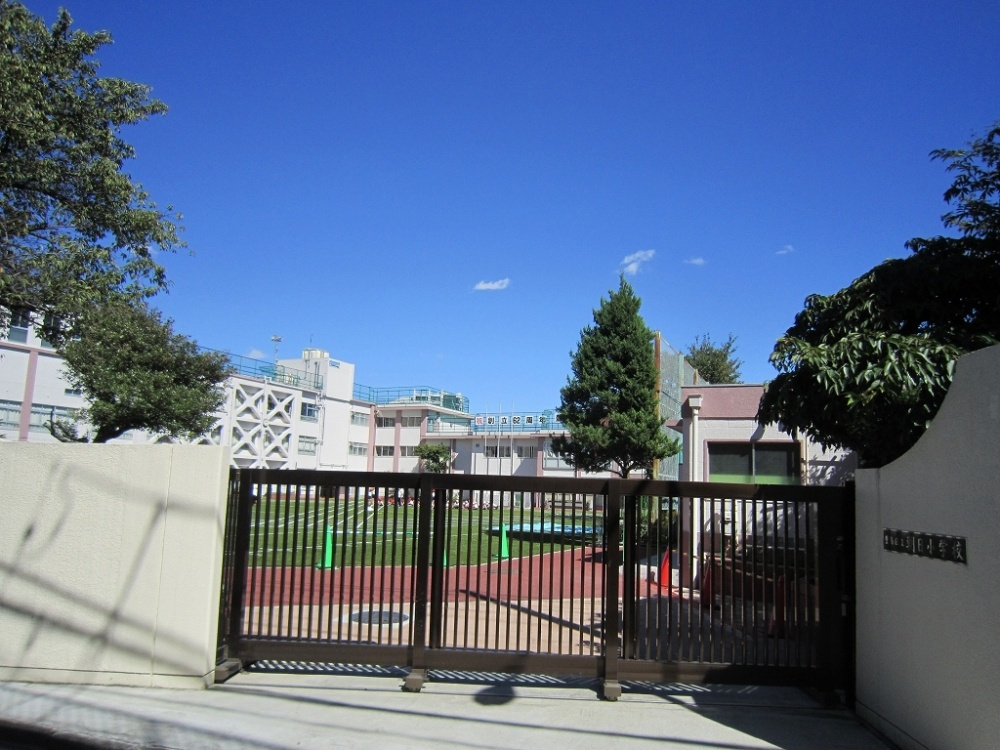【小学校】豊島区立朝日小学校まで359ｍ