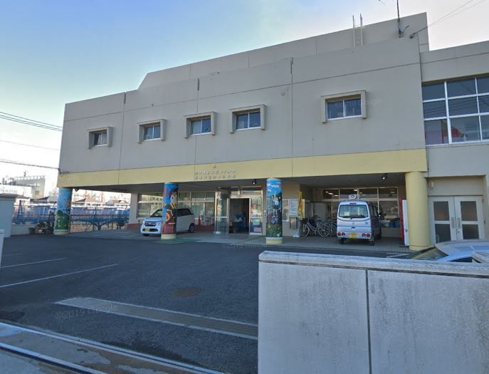 【市役所・区役所】愛甲地区市民センターまで1090ｍ