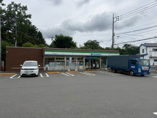 【コンビニエンスストア】ファミリーマート　美堀町四丁目店まで426ｍ